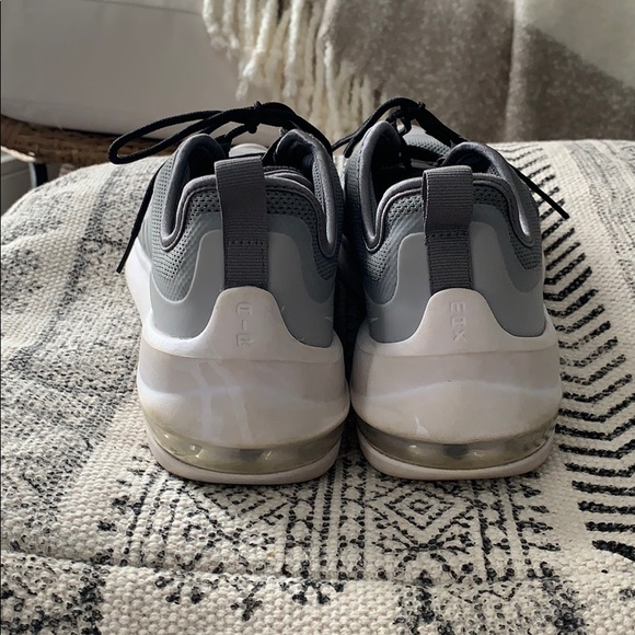 Nike Tennis Shoes - Picture 4 of 6